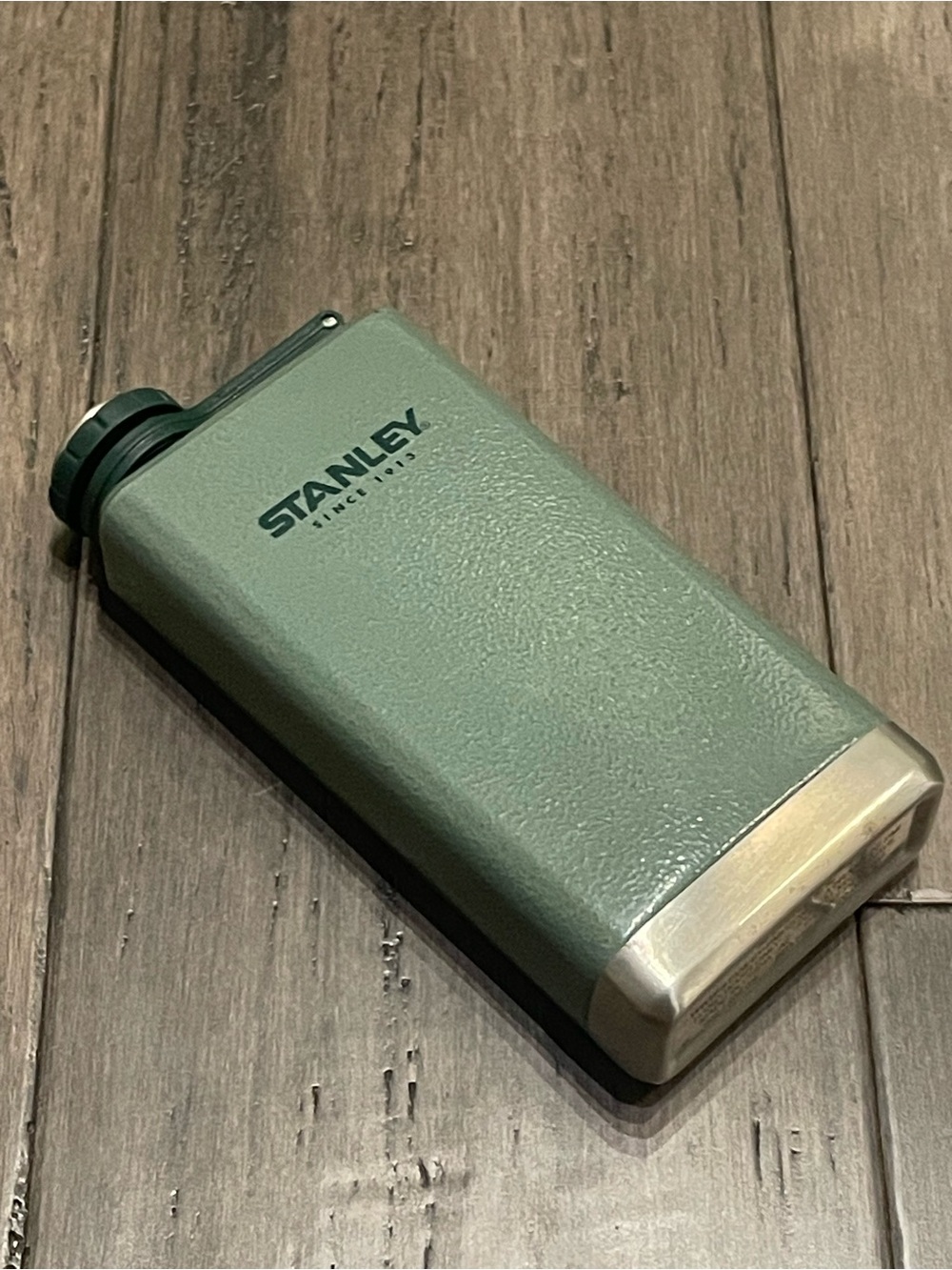 Stanley Adventure 8 oz Pocket Flask Hammertone Green Stainless Steel Hinged Cap